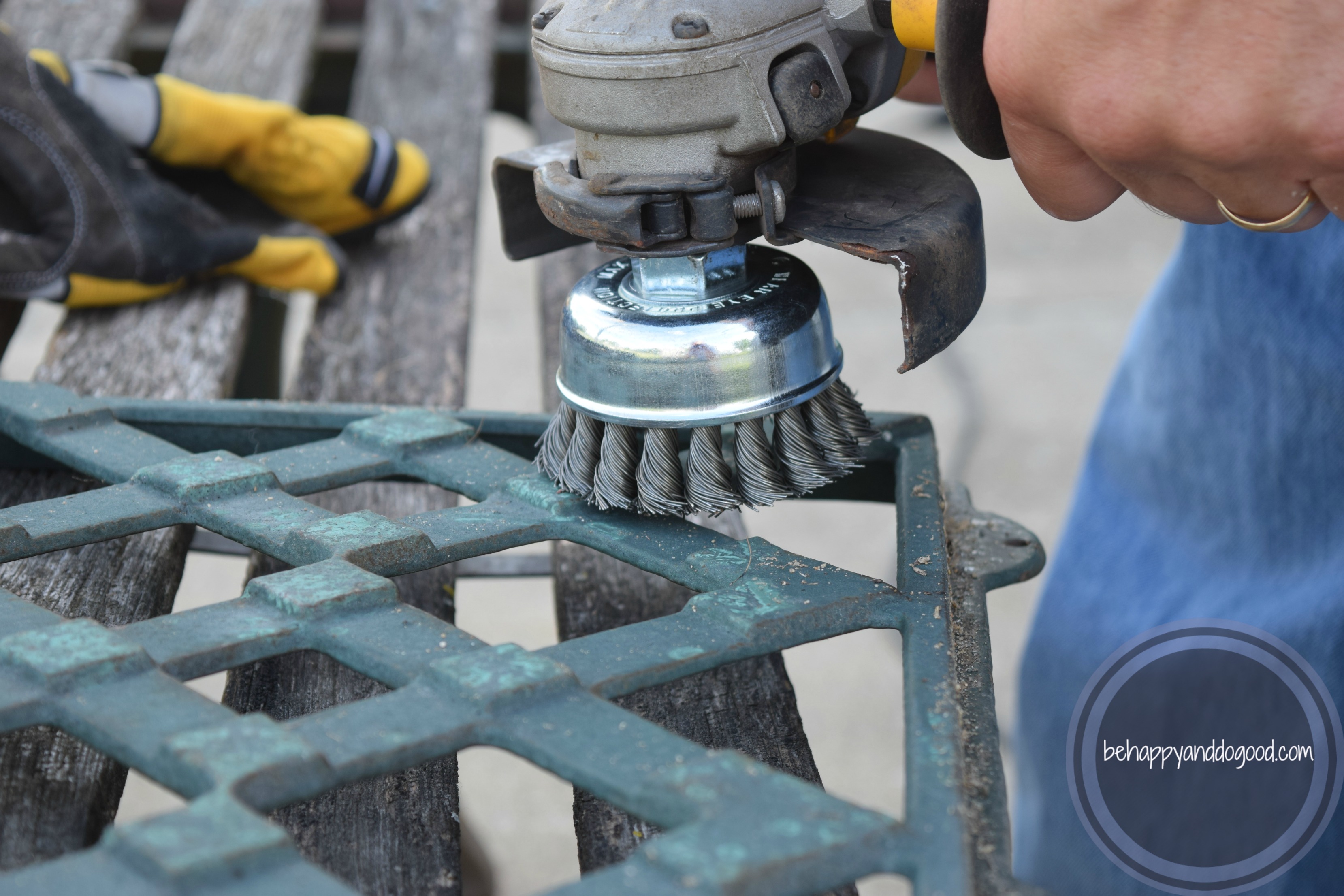 How to Restore Your Wrought Iron Patio Furniture | Be ... (663 x 442 Pixel)